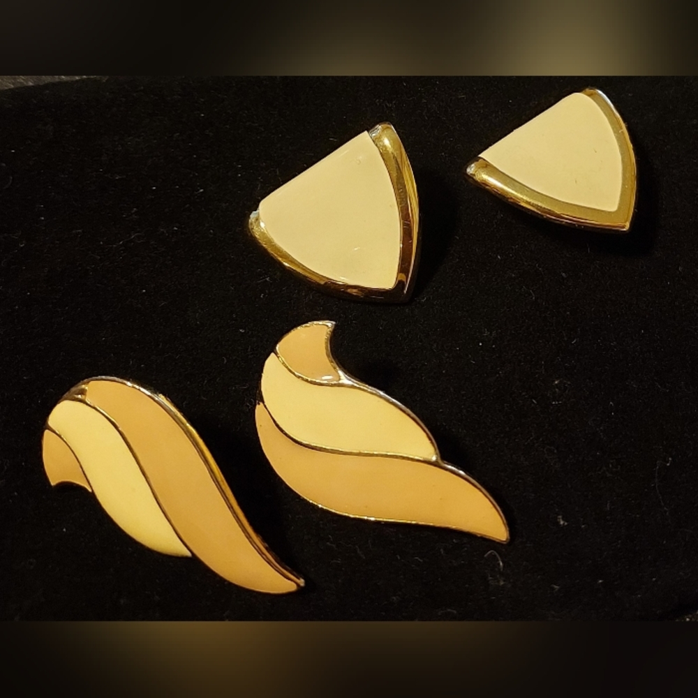 Vintage pierced earrings 2 pairs